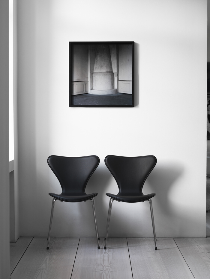 seven-chair-front-upholstered-campaign-2