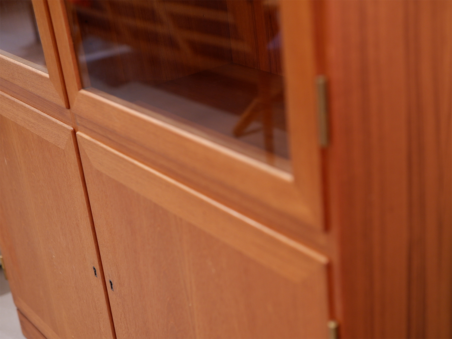 glass cabinet3