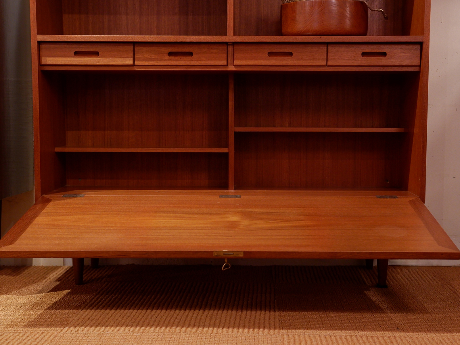 Book Case4