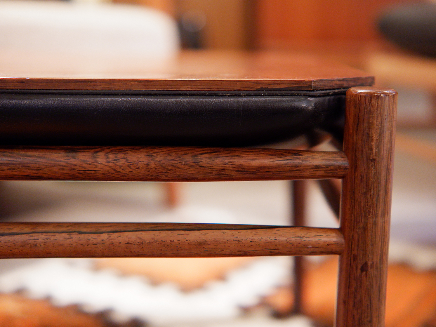 ottoman&sidetable1