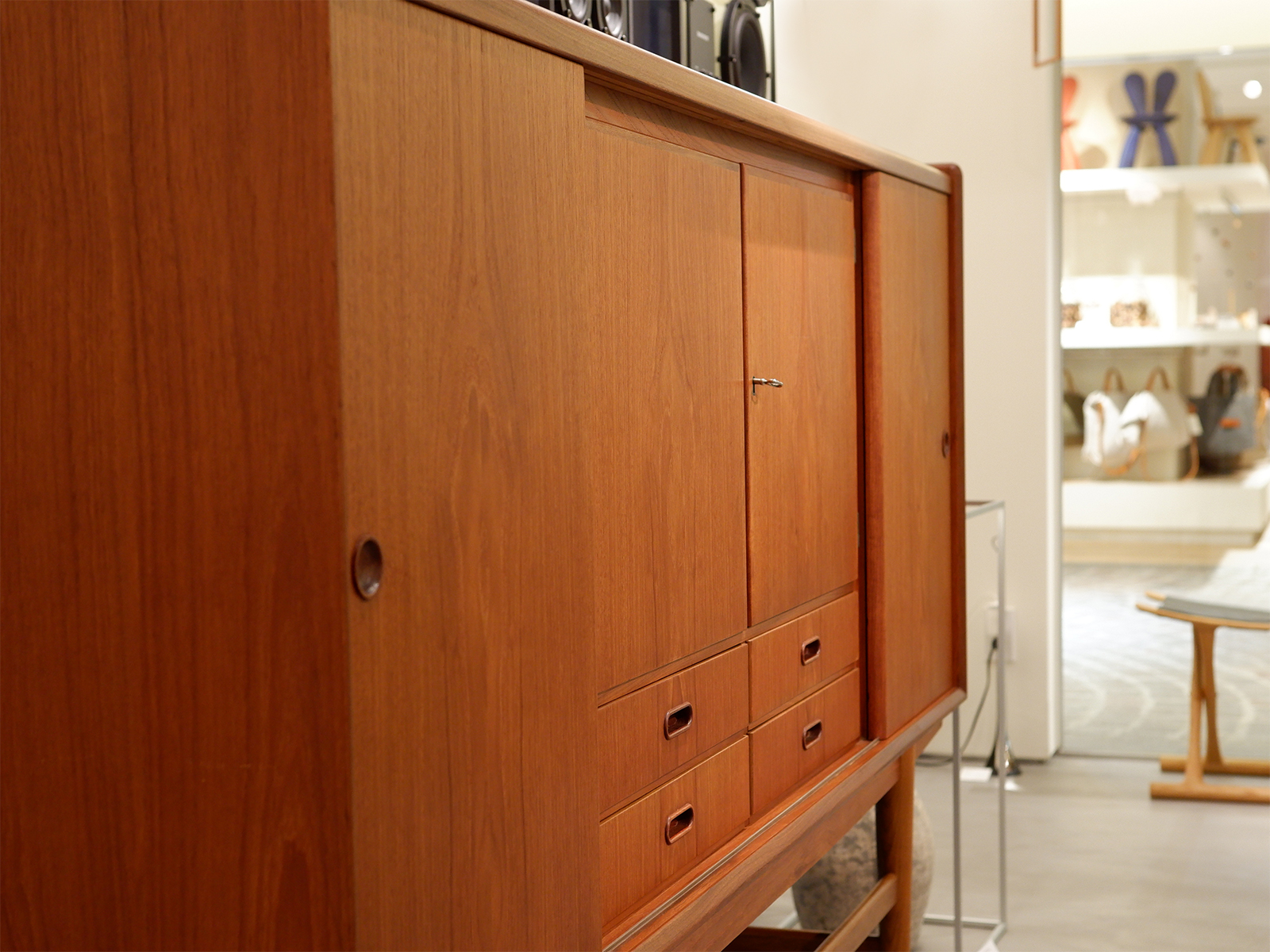 side board_2